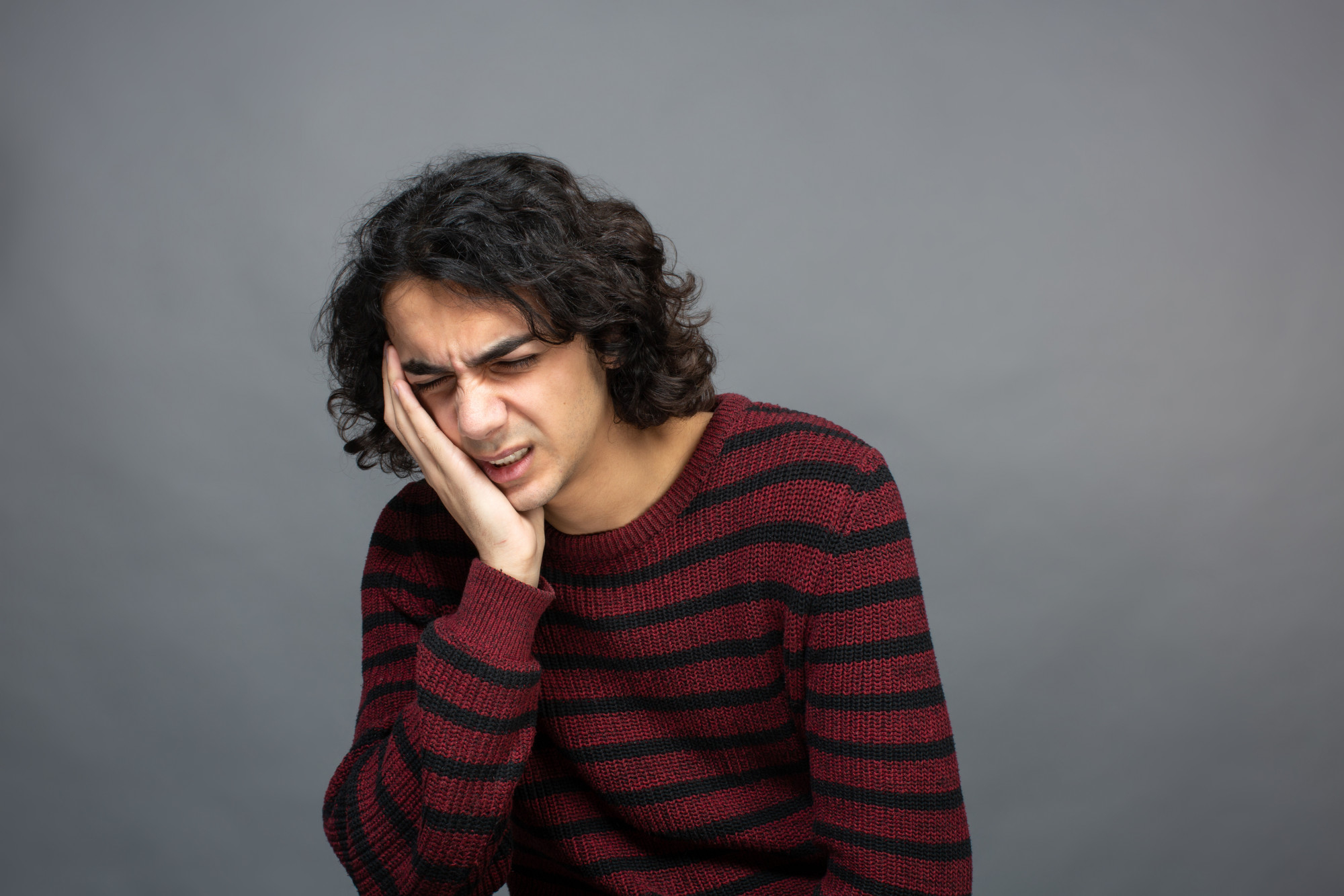 10 Everyday Habits That Damage Your Teeth Without You Knowing