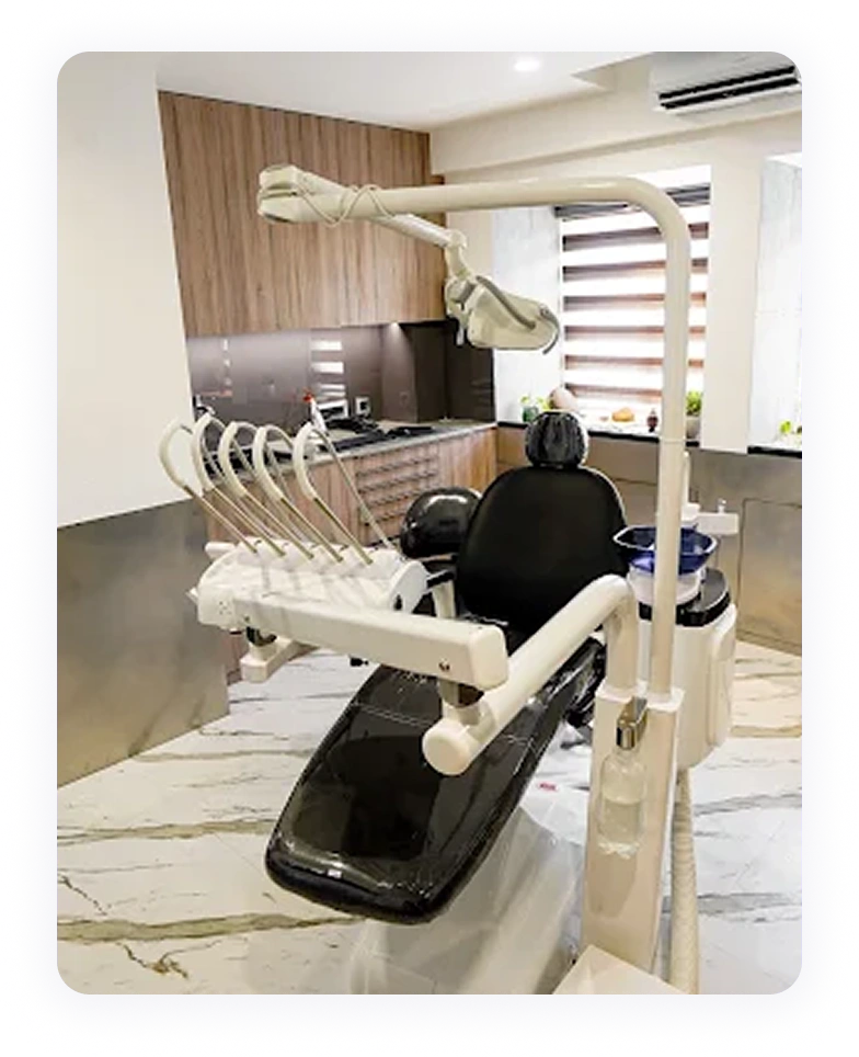 Modern dental operatory at Deepak Victor Dental Clinic with professional examination chair and equipment.